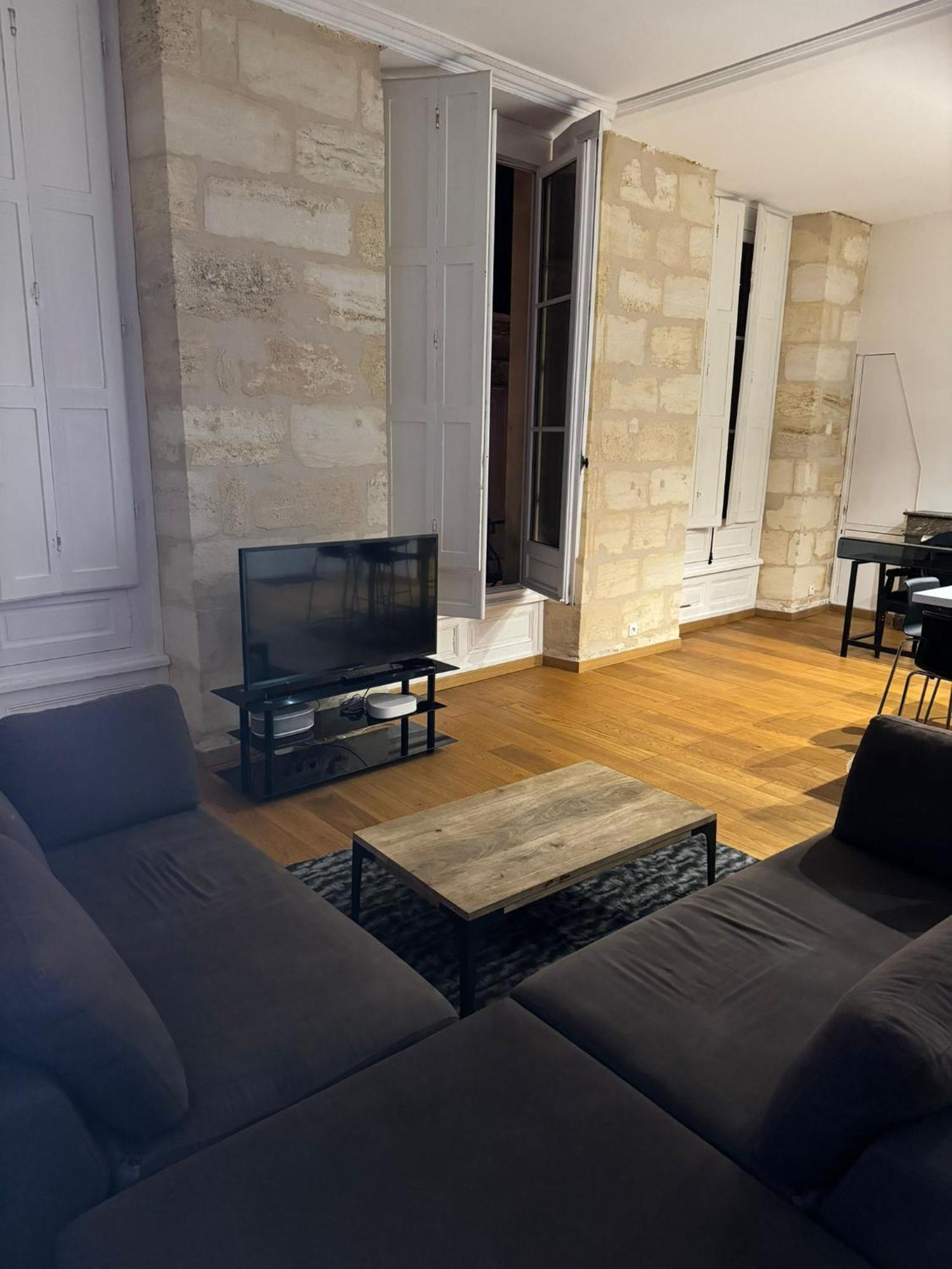 Apartamento Atypique Grand Theatre Burdeos Exterior foto